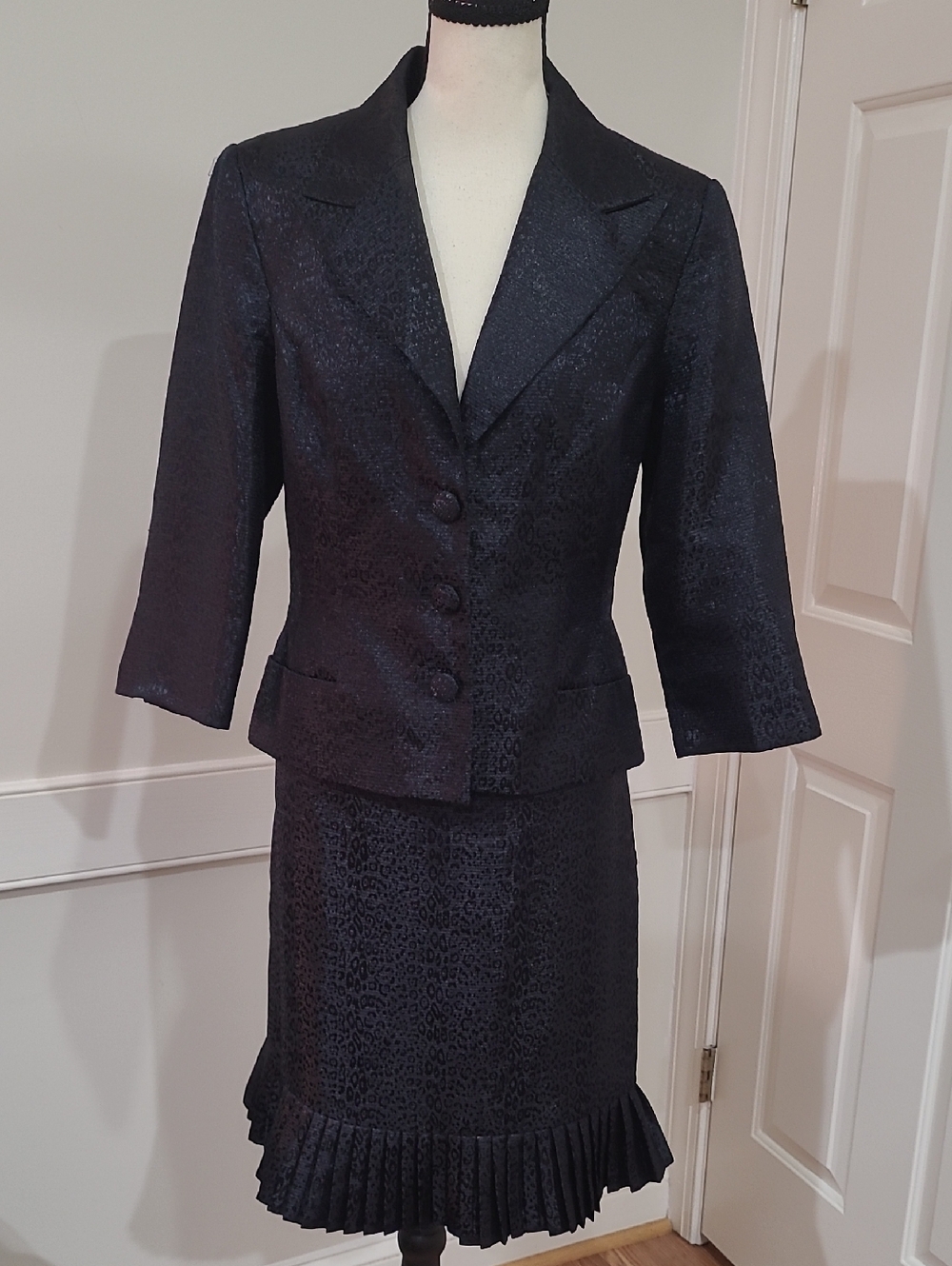 Signature by Larry Levine Black Two-Piece Skirt Suit with Pleated Hem - Size 8
